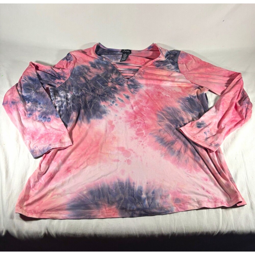 Justify Women’s Plus 2X Pink Blue Tie Dye Knit Scoop Neck 3/4 Sleeve Top